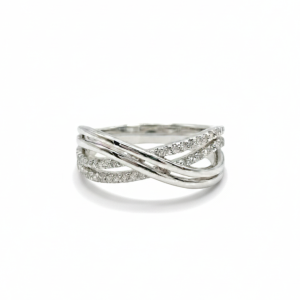 טבעת בעיצוב פסים משובצת יהלומים מזהב 14K